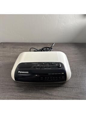 Panasonic RC-6099 Vintage AM FM Radio Dual Alarm Digital Clock Space Age White